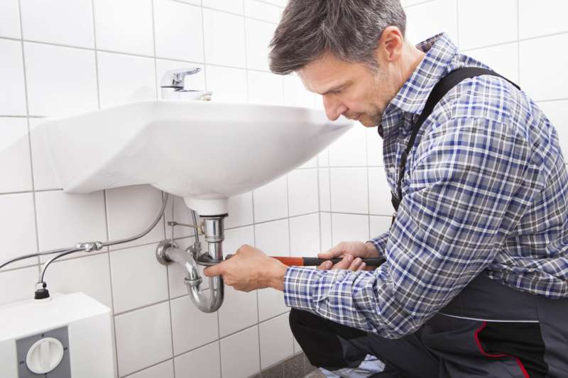 repair leaking faucet